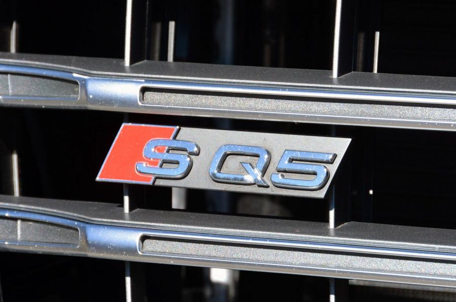 Логотип Audi SQ5 TFSI (8R) 2013 года  (NA) (фото 15 из 82)
